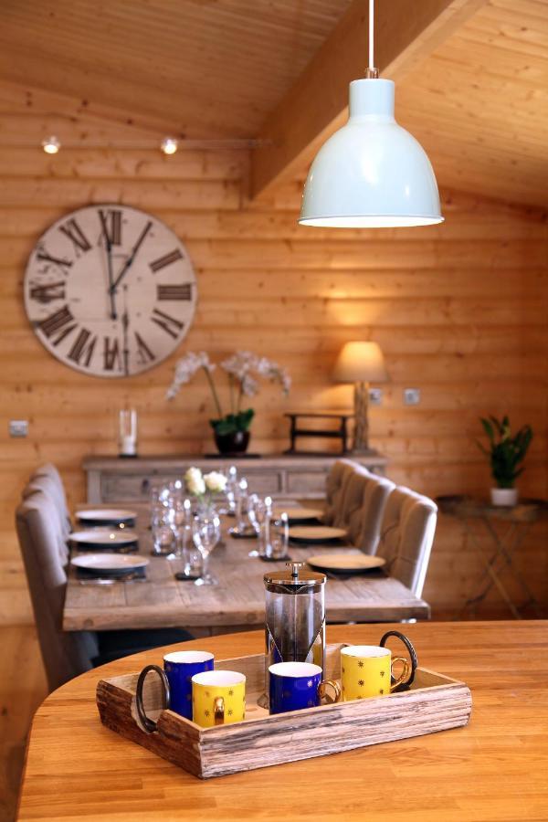 Cambridgeshire Lakes - Luxury Lodges In A Stunning Lake Location Gamlingay Bagian luar foto
