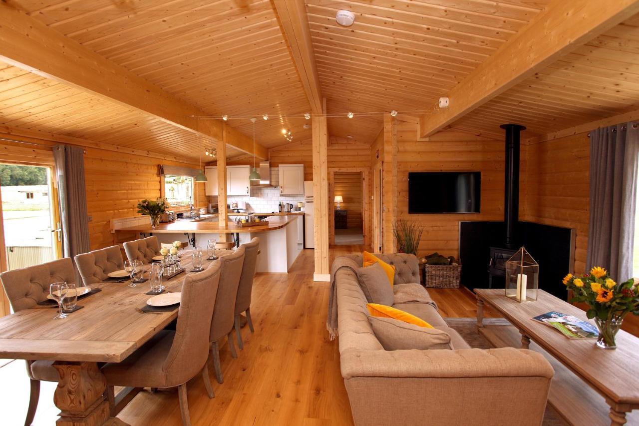Cambridgeshire Lakes - Luxury Lodges In A Stunning Lake Location Gamlingay Bagian luar foto