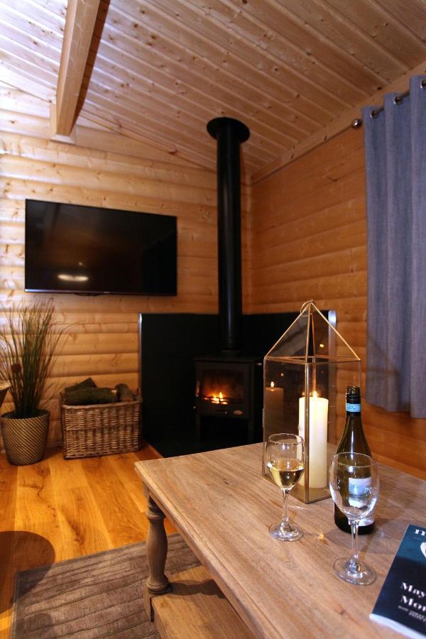 Cambridgeshire Lakes - Luxury Lodges In A Stunning Lake Location Gamlingay Bagian luar foto